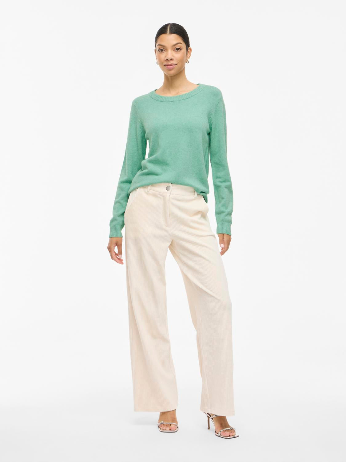 model_shot-front_full